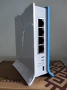 (HAP LITE TC) 4 PUERTOS FAST ETHERNET, WI-FI 2.4 GHZ 802.11 B/G/N Y BASE TIPO TORRE