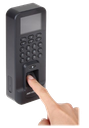 TERMINAL DE CONTROL DE ACCESO Y ASISTENCIA COMPATIBLE CON APP HIK-CONNECT (P2P) / LECTURA DE HUELLA Y DE TARJETAS EM / SOPORTA HASTA 1000 HUELLAS.